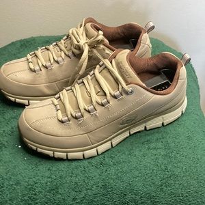 Skechers Sport woman’s walking sneakers shoes in good condition see photo’s